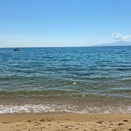 Irini Seaside بيت للعطل