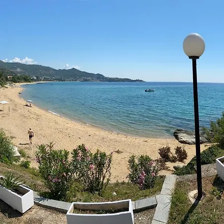 Дом отдыха Irini Seaside Палеон-Цифликион