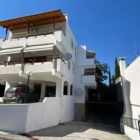 Irini Seaside Holiday home