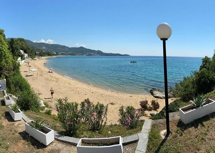 Case de vacanță Irini Seaside PalaiónTsiflíkion